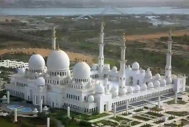 Abu Dhabi - Mosque Tour